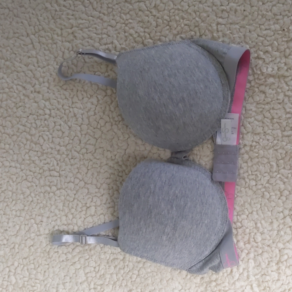 Jessica Simpson push up bra. Size 34C. New without the tag. Never been worn.